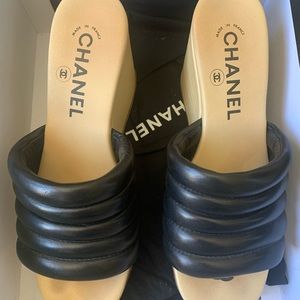 Chanel sandals size 38B
